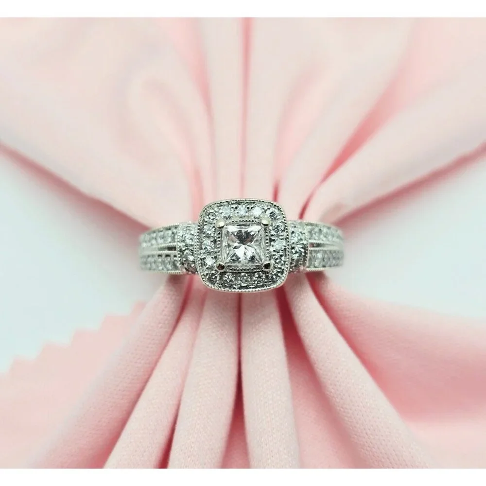 Elegant 14K Karat Solid White Gold Ladies Diamond Halo Engagement Ring Size 9.75